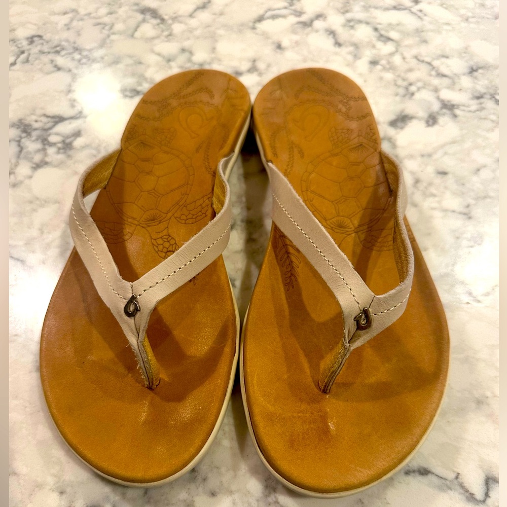 Olukai Honu size 8
